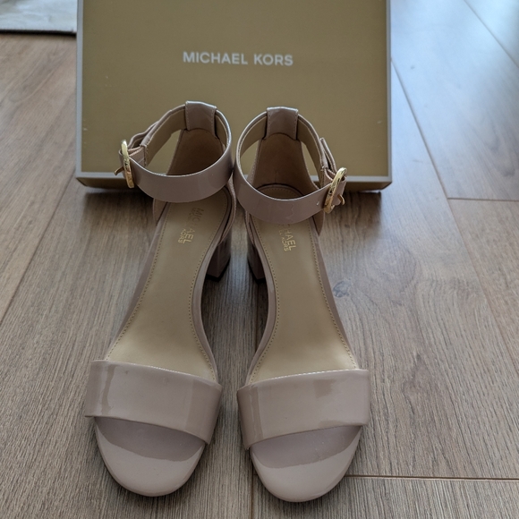 Gorgeous Nude Sandals 6 - Picture 1 of 6